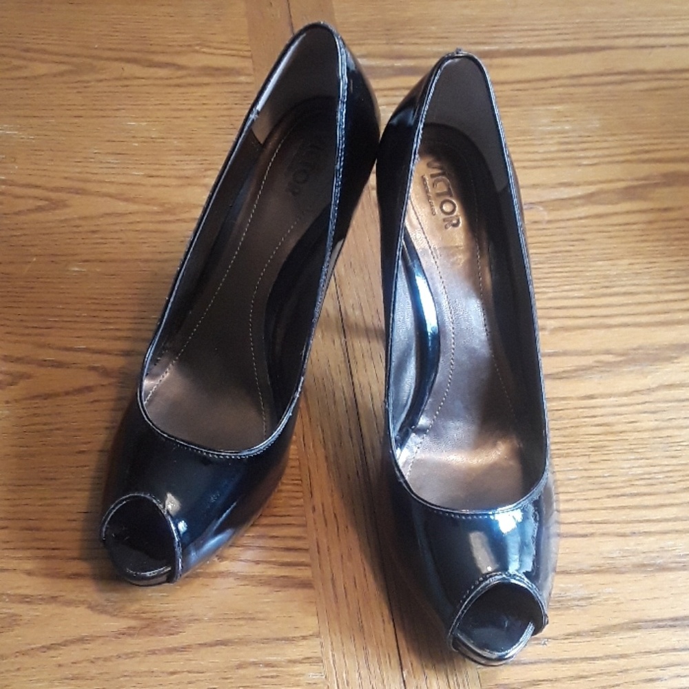 "Victor  Alforo" Black Patent Heels